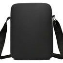 Bolsa pequena masculina - uma bolsa transversal ou bolsa de ombro simples e leve - é adequada para viagens de negócios.