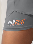 Shorts de ioga femininos de cintura alta com controle de proximidade elástico, shorts de corrida, calças falsas de duas peças