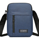Bolsa pequena masculina - uma bolsa transversal ou bolsa de ombro simples e leve - é adequada para viagens de negócios.