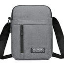 Bolsa pequena masculina - uma bolsa transversal ou bolsa de ombro simples e leve - é adequada para viagens de negócios.