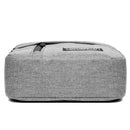 Bolsa pequena masculina - uma bolsa transversal ou bolsa de ombro simples e leve - é adequada para viagens de negócios.